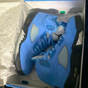 Air Jordan 5 Retro UNC